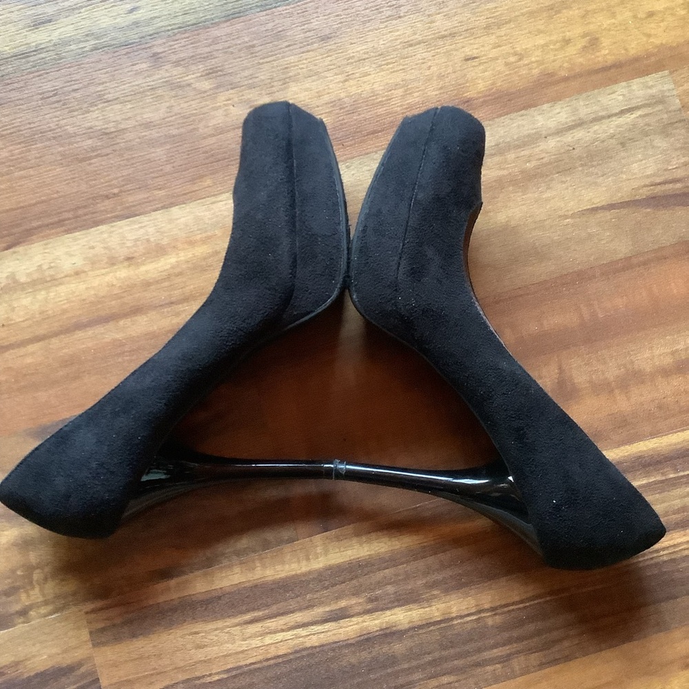 Olsenboye Size 9 black faux suede stiletto heeled platform pumps